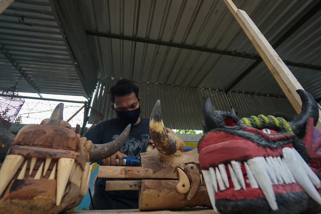 FOTO: Topeng Barong Dari Limbah Kayu