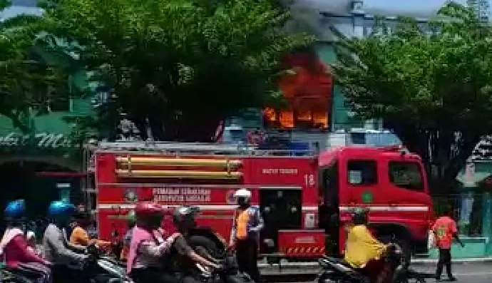 Diduga Konsleting Listrik, 4 Stand Ruko Pasar Larangan Ludes Terbakar