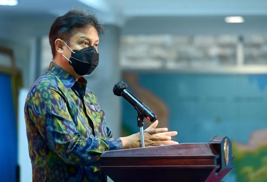 Vaksinasi Covid-19 Bertahap, Ini Penjelasan Menkes