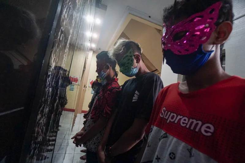 FOTO: Polrestabes Surabaya Amankan Sembilan Anggota Gangster