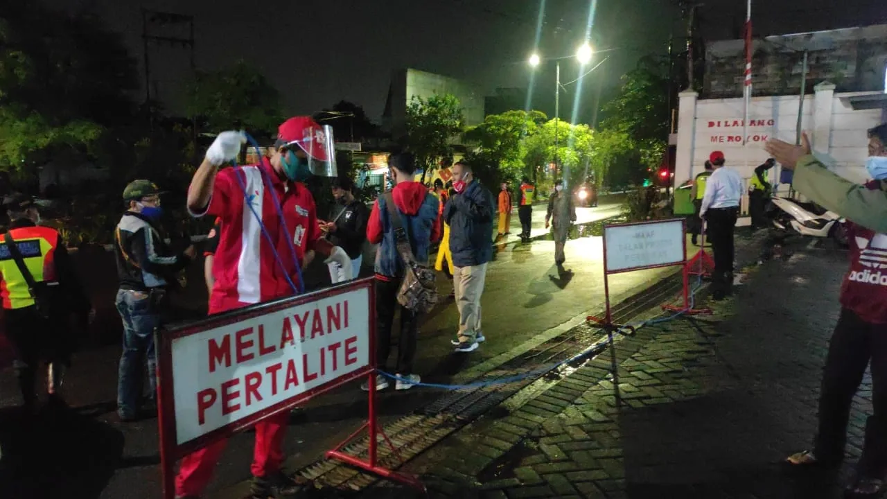 Beroperasi Lewat Jam Malam, Dua Pom Bensin di Surabaya Dipaksa Tutup