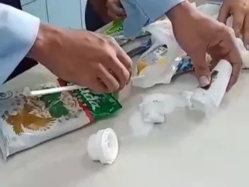 Selundupkan Narkoba di Botol Deodoran, Dua Pengunjung Lapas Diringkus
