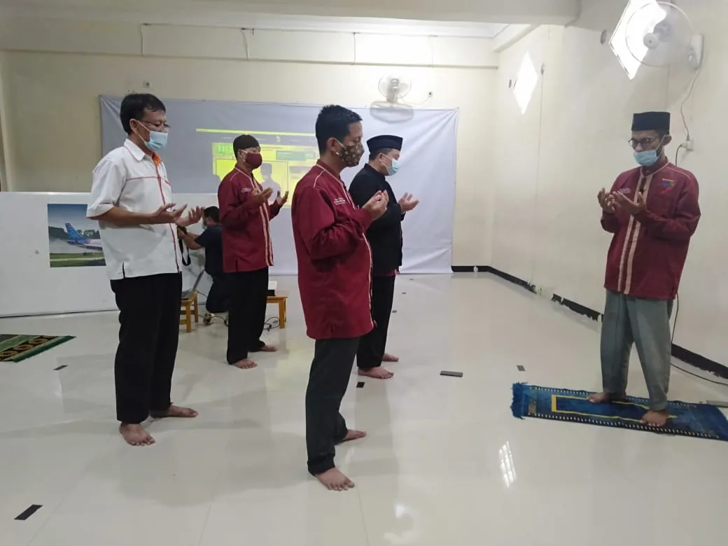 SMP Muhammadiyah 7 Surabaya Salat Gaib Doakan Korban Sriwijaya Air