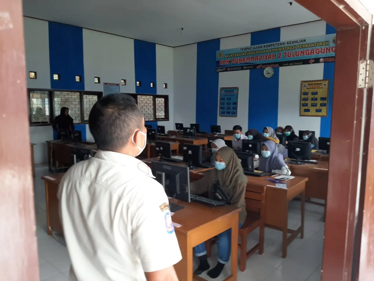 Suasana pembelajaran tatap muka di salah satu SMK di Kabupaten Tulungagug.