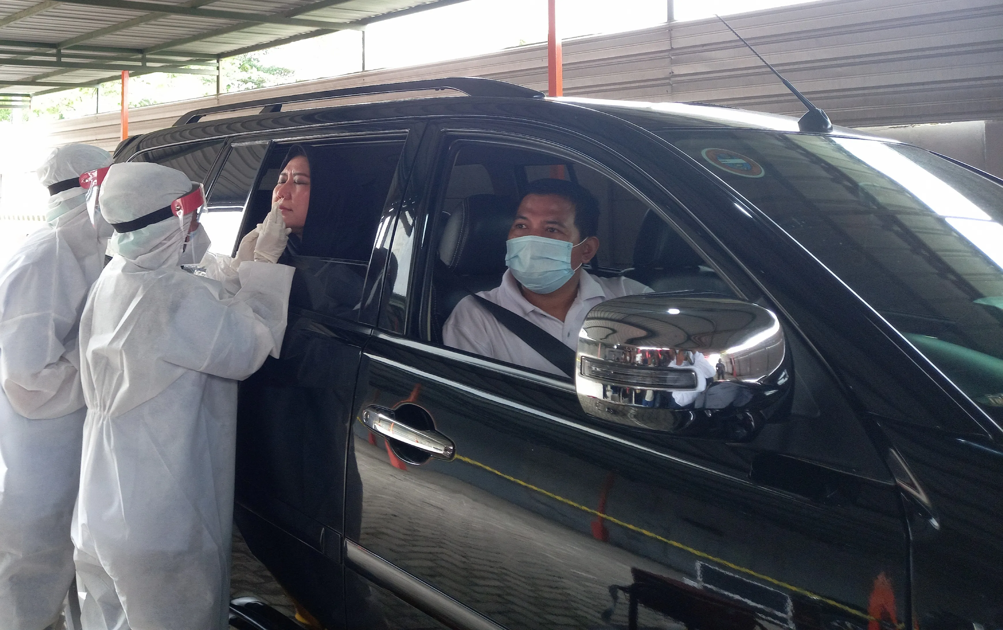 Ada Layanan Drive Thru Swab-PCR di Surabaya, Begini Prosedurnya