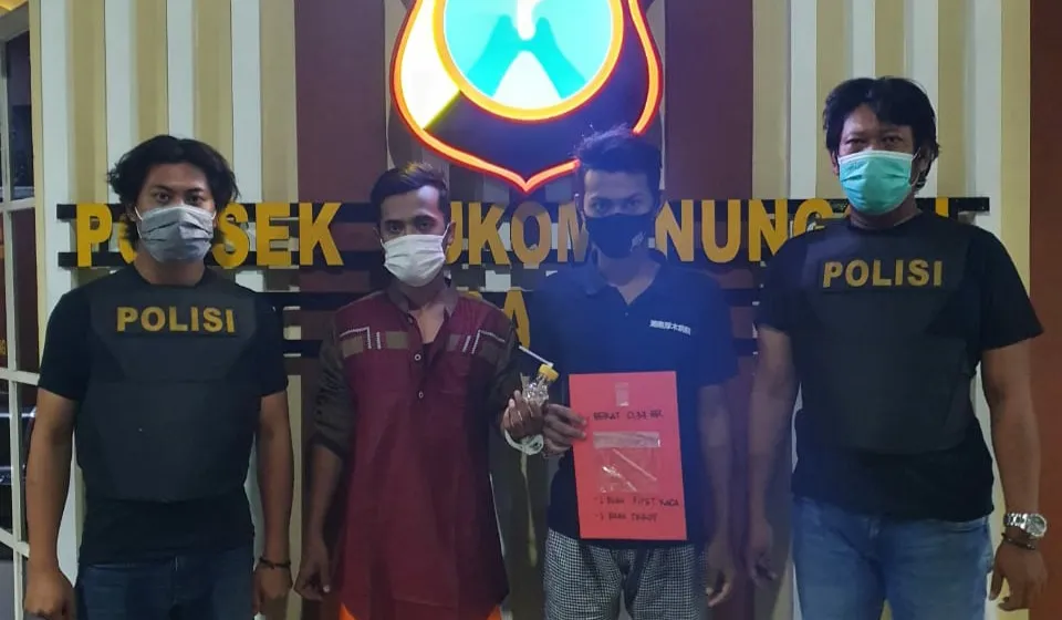 Transaksi Sabu Terang-terangan, Penjual dan Pembeli Diangkut Polisi