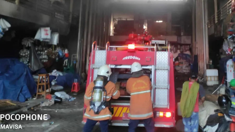 Pasar Ikan Hias Terbakar Akibat Konsleting Listrik