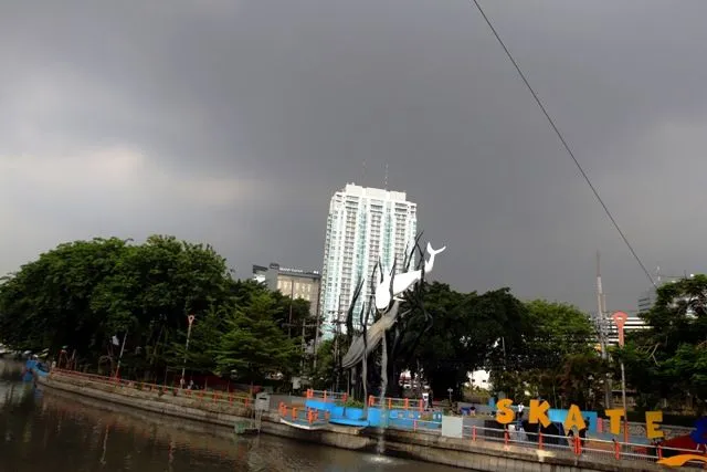 BMKG: Hari Ini Jatim Berpotensi Hujan dan Angin Kencang Sesaat