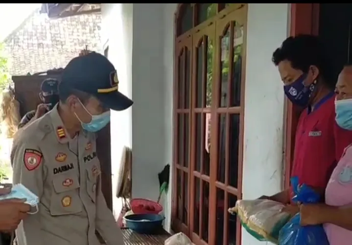 Polsek Megaluh Bantu Warga yang Terpapar Covid-19