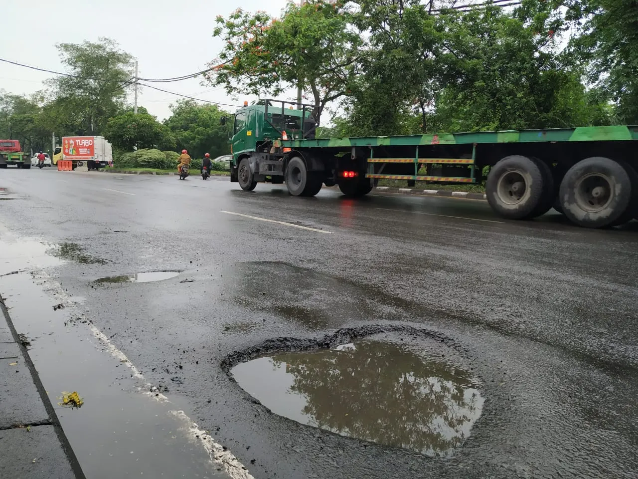 Banyak Jalan Berlubang di Jatim, Ini Penjelasan PU Bina Marga