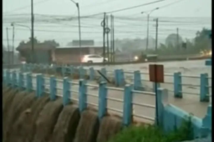 Banjir di Gempol, Belasan Rumah Rusak, 2 Wanita Tewas Terseret Arus