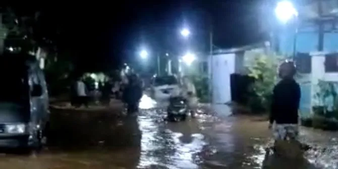 Banjir dan Longsor di Nganjuk, 23 Orang Masih Hilang