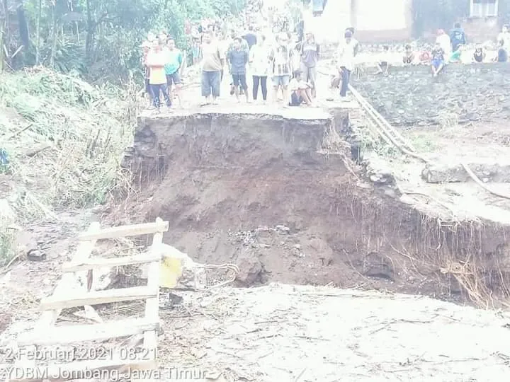 Menengok Korban Banjir Bandang di Desa Banjaragung, Jombang