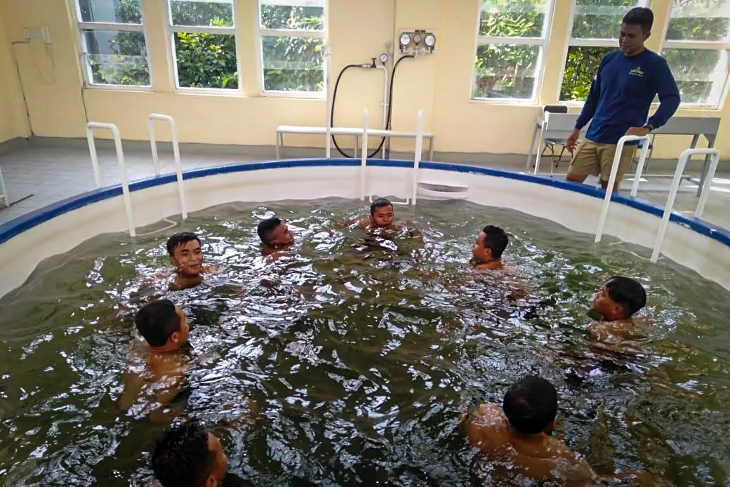 FOTO: Melihat Latihan Regenerasi Tim Selam Ranjau