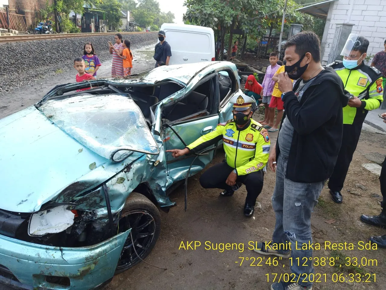 Insiden Kereta Api vs Mobil di Sidoarjo, 3 Orang Berhasil Selamat
