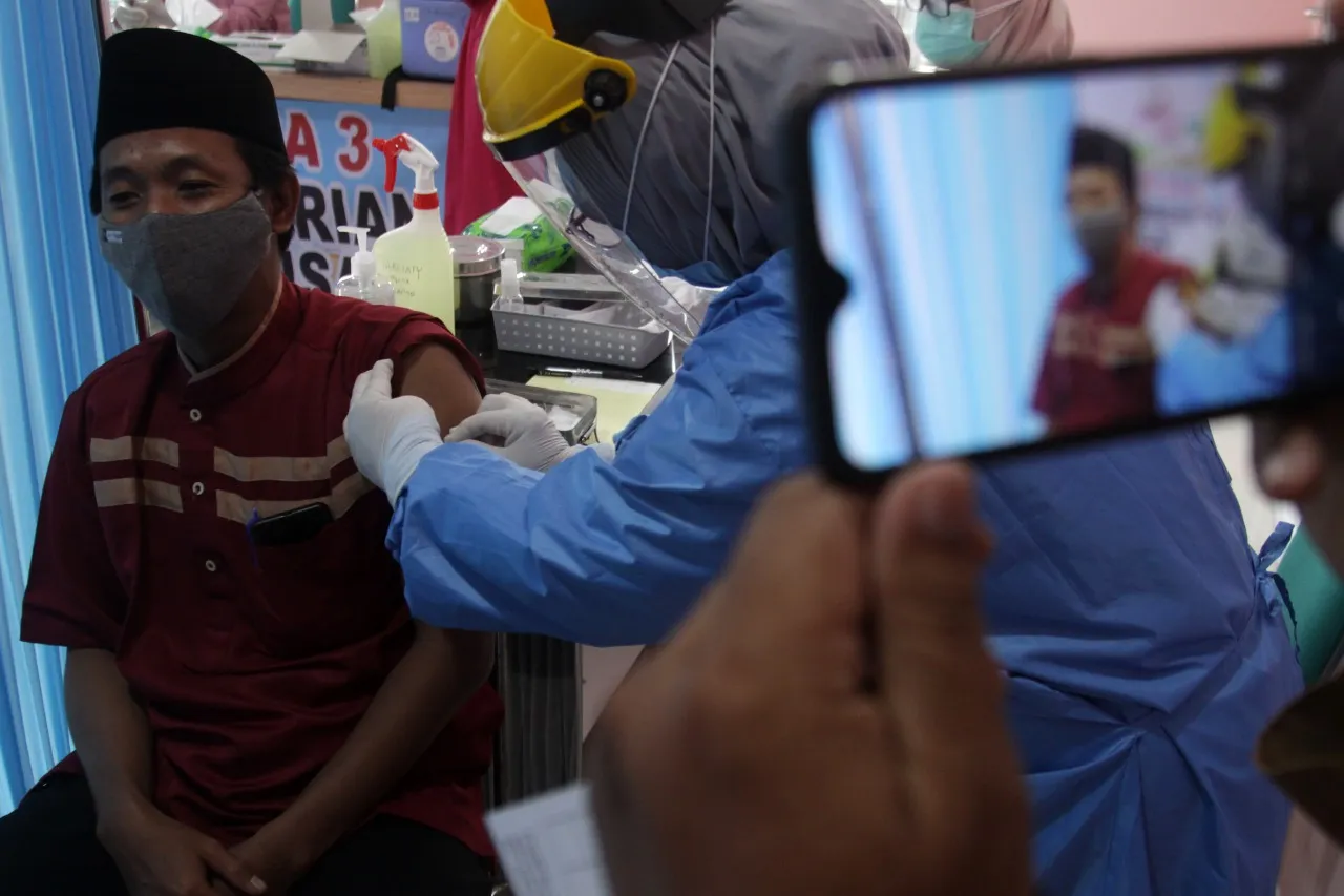 Jatah Vaksin Guru di Sidoarjo, Satu Sekolah hanya 2 Orang
