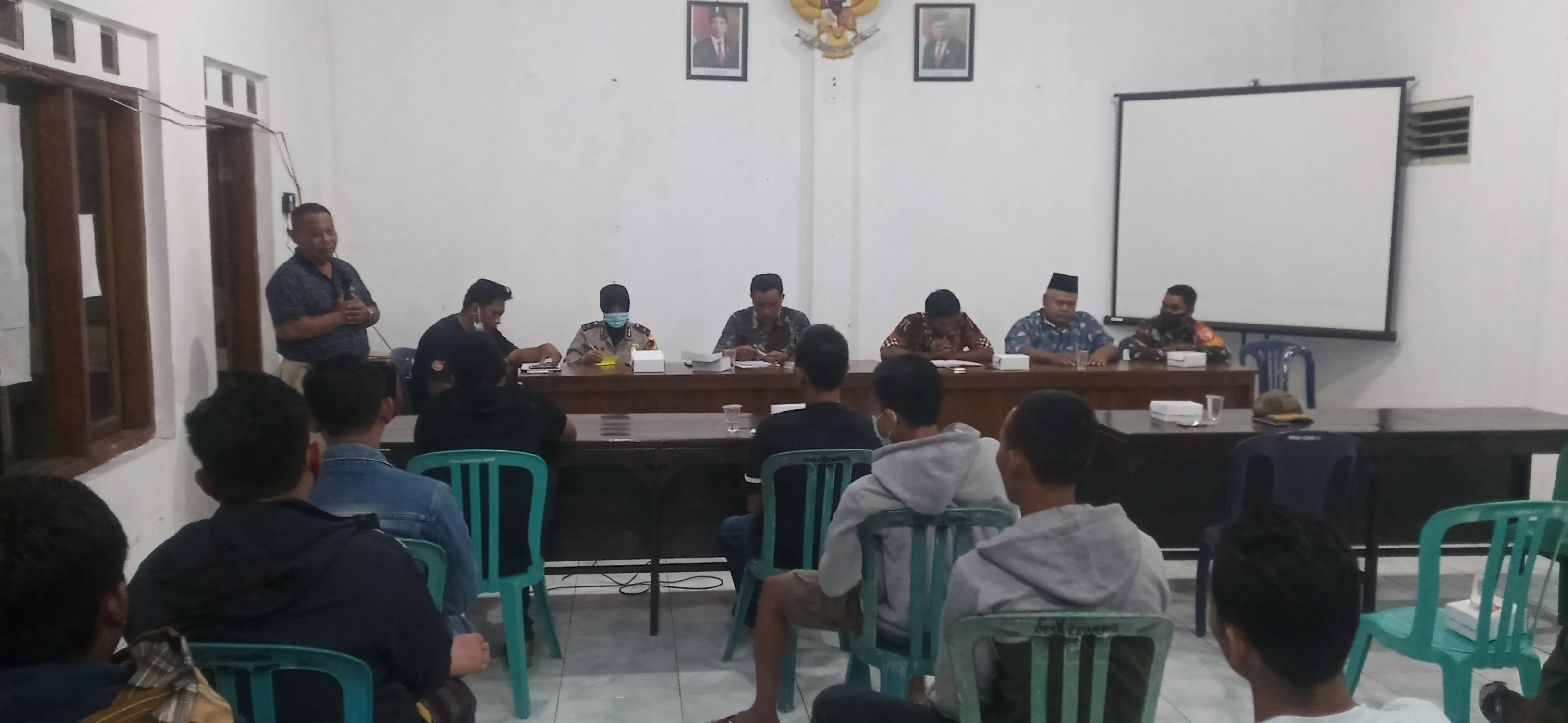 Kasun di Jombang Tebang Pohon tanpa Izin, Warga Luruk Kantor Desa