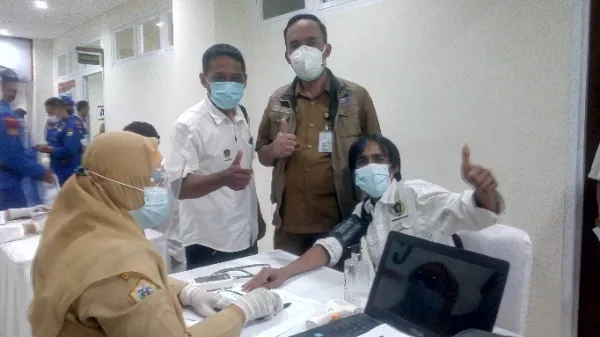 Profesi Rentan Covid, Anggota PWI Gresik Jalani Vaksinasi