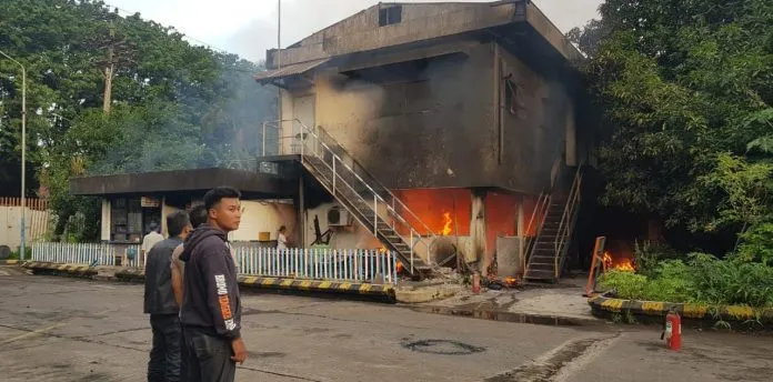 Masih Dalam Proses Hukum, Gudang PT Kertas Leces Malah Terbakar