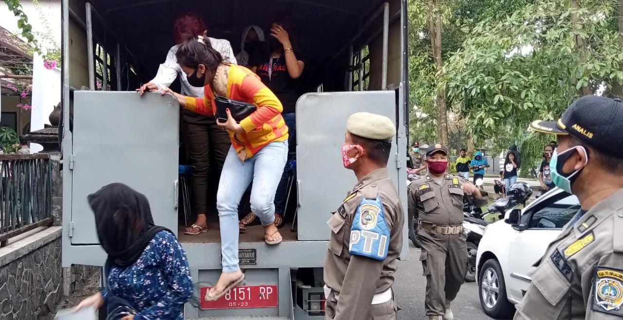 Berduaan di Kamar Kos, 9 Pasangan Bukan Suami Istri Digaruk Satpol PP