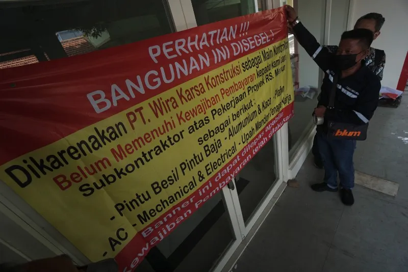 FOTO: Tak Ada Kejelasan, Ruang Isolasi RSJ. Menur Disegel