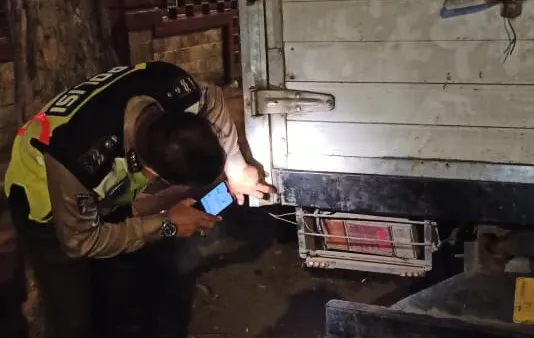 Innalilahi! Biker Sidoarjo Tewas setelah Tabrak Pantat Mobil Boks