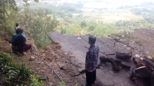 BPBD Gresik Lakukan Kajian Tanggap Darurat Bukit Putri Cempo