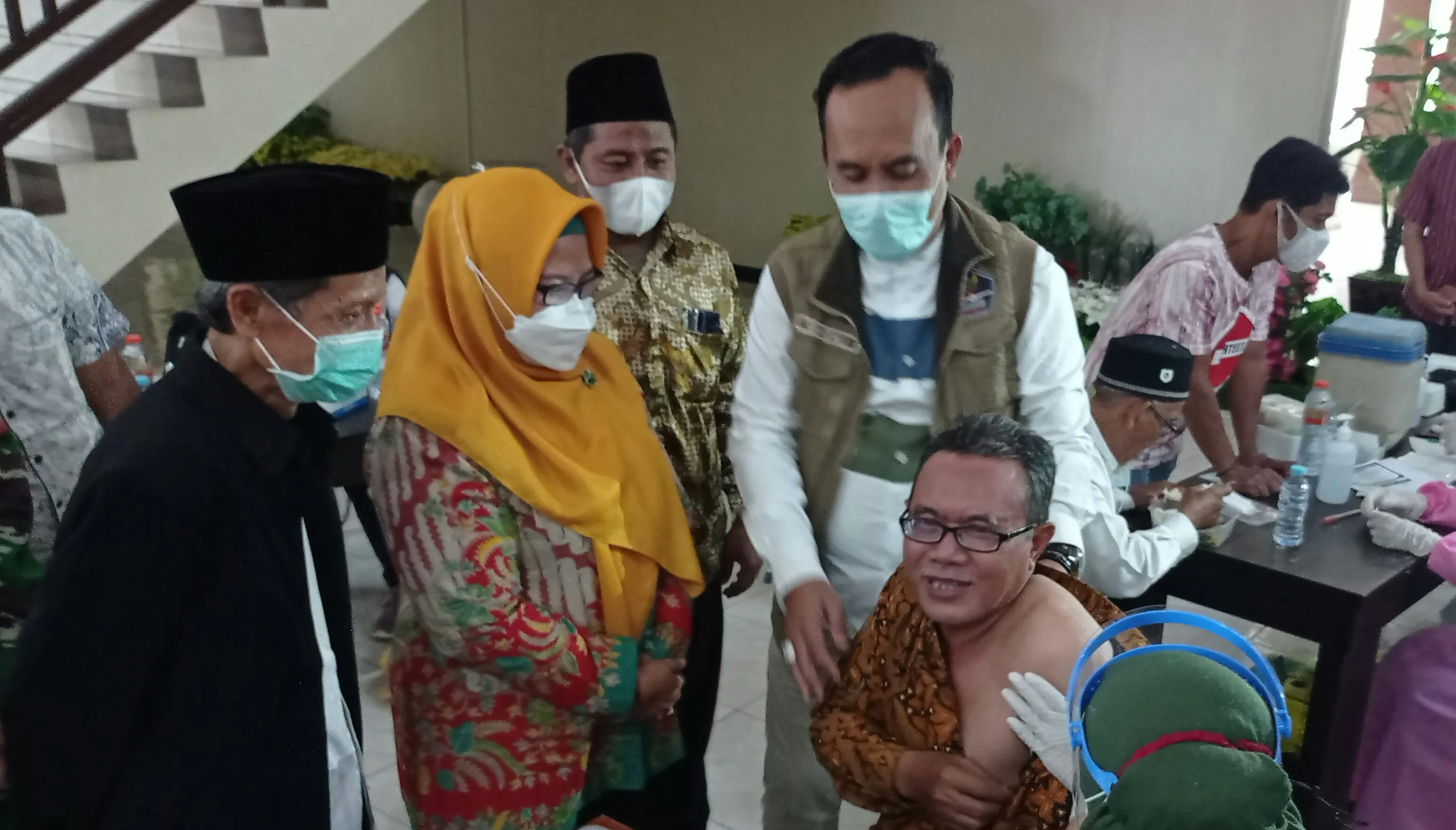 Ribuan Kiai dan Imam Masjid di Gresik Mendapat Vaksinasi Sinovac