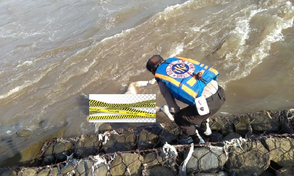 Pria Telanjang Ditemukan Tewas di Sungai Jombang