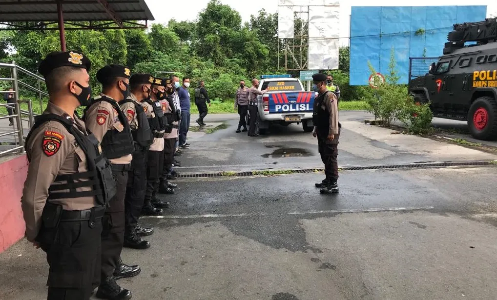 Distribusi Vaksin Covid-19 di Palangka Raya Dikawal Polisi Gabungan