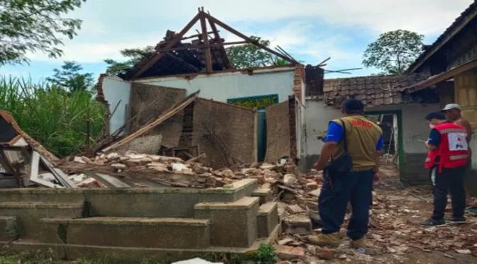 Update Gempa Malang: 8 Tewas Tertindih Reruntuhan Bangunan dan Tebing