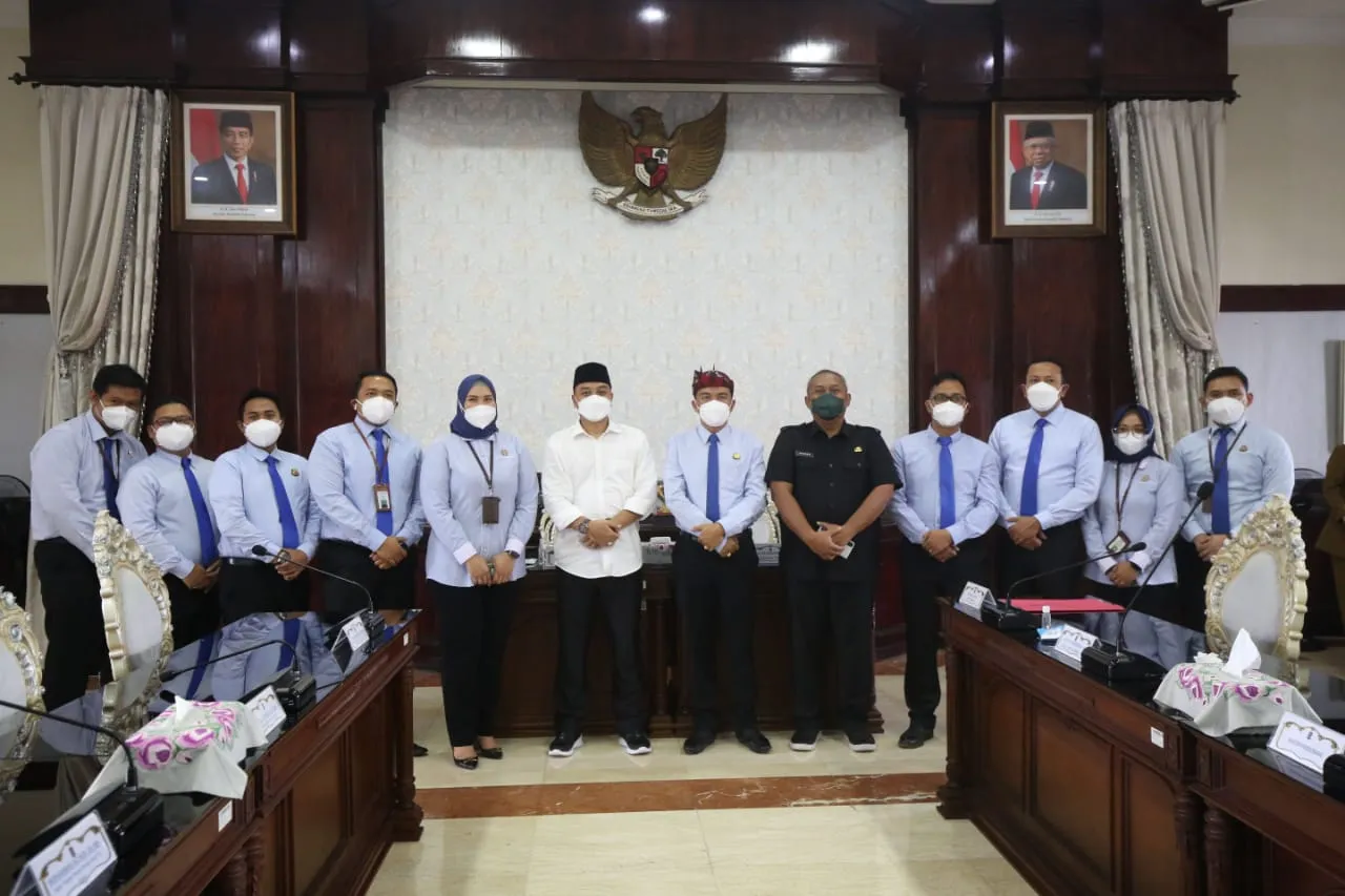 10 Jaksa Kejari Perak Dapat Penghargaan, Ini Jasanya Versi Eri Cahyadi