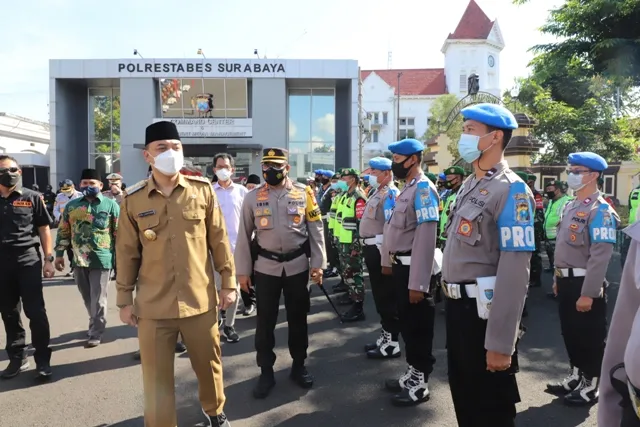 Wali Kota Surabaya dan Kapolrestabes Gelar Apel Pasukan Larangan Mudik