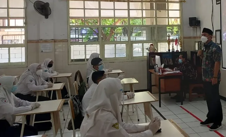 Jadi Guru SMP, Eri Cahyadi Pastikan Sekolah Tatap Muka Mulai Juli 2021