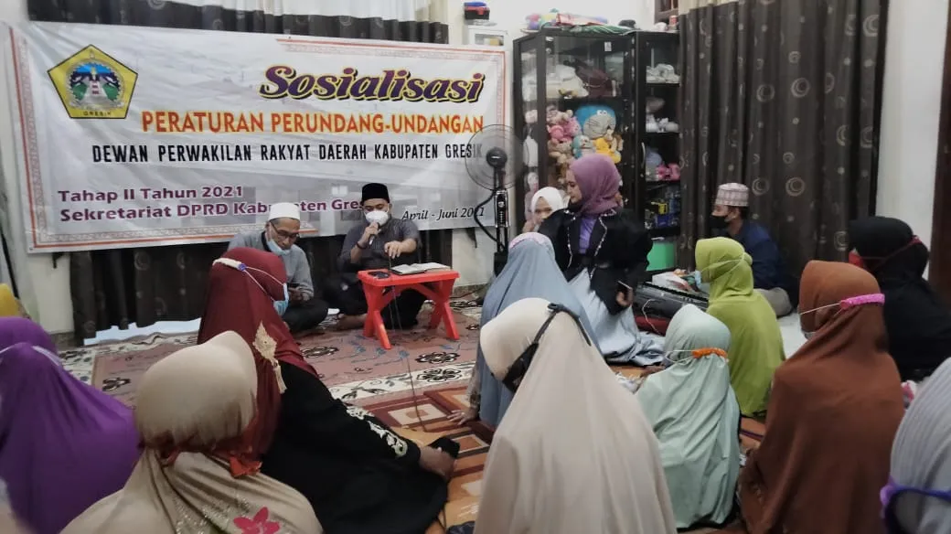 Ramadan, Legislator Gresik "Ngeramut" Anak Yatim dan Para Janda