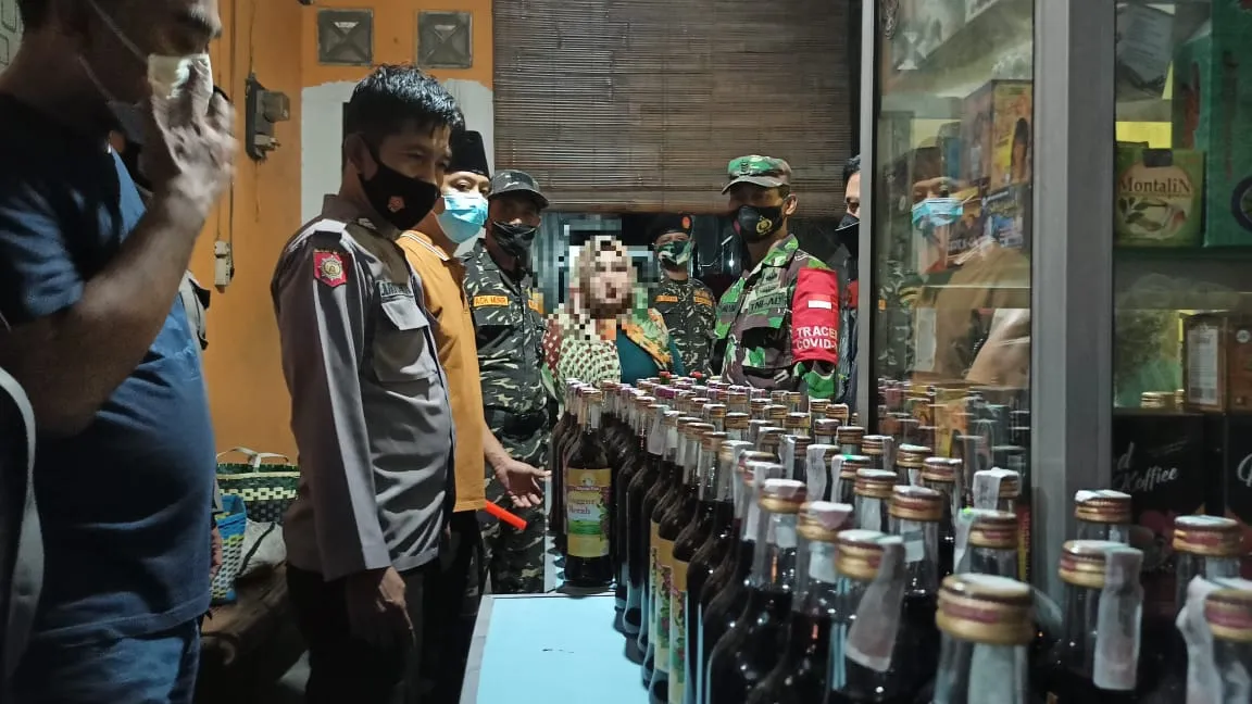 Jual Miras Berkedok Kios STMJ di Gresik, Digrebek Petugas Gabungan