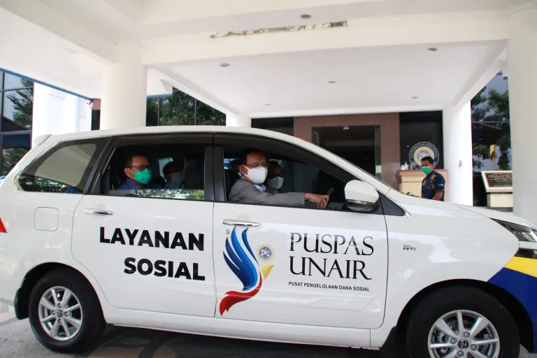 Mobil Layanan Sosial Unair, Lengkap dengan Alat Tes Covid-19