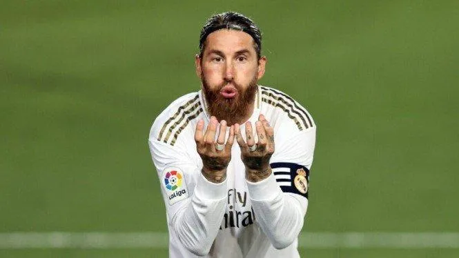 Sudah Jatuh Tertimpa Tangga, Usai Cidera Sergio Ramos Positif Corona