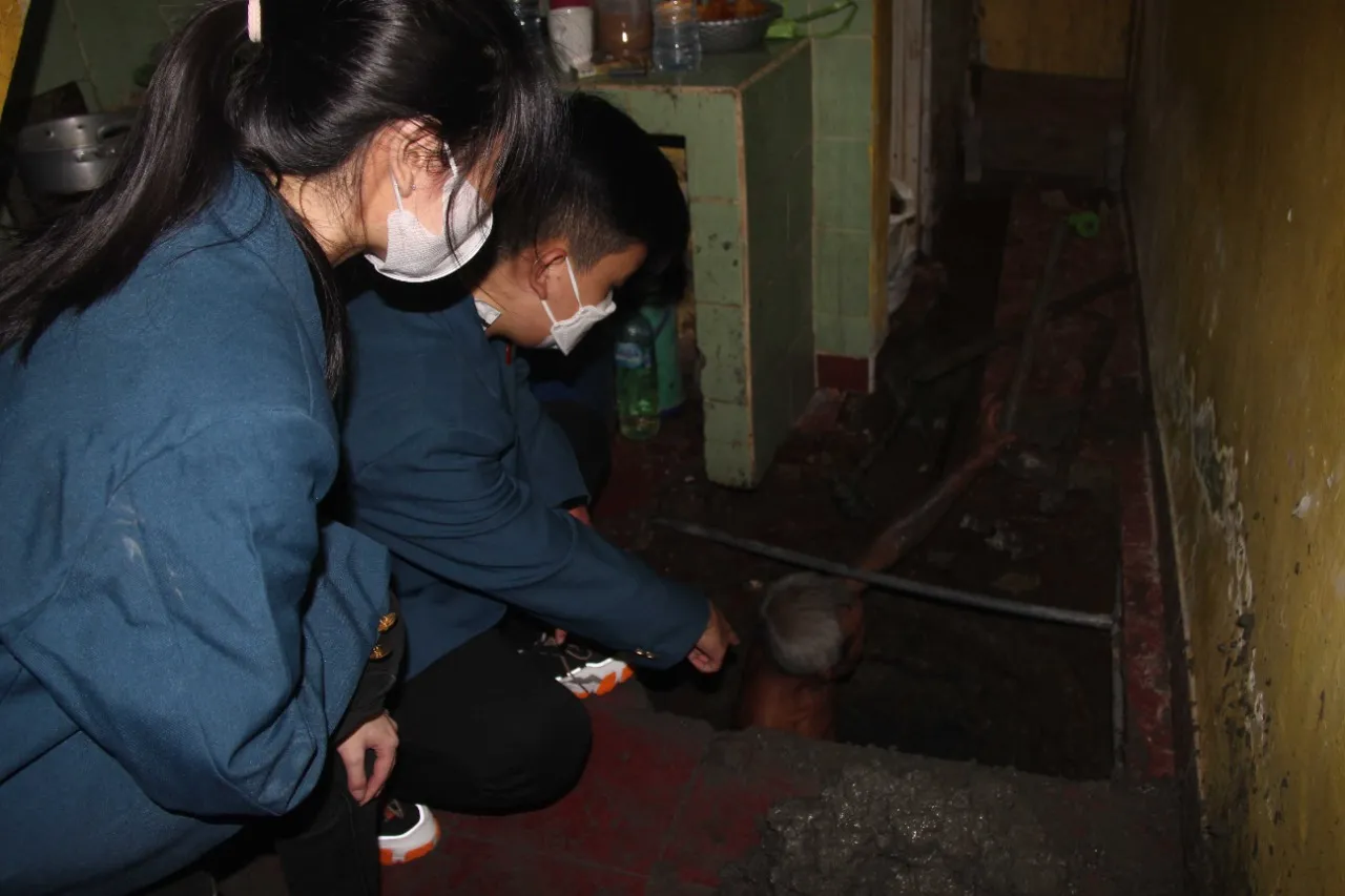 Edukasi Hidup Sehat Warga Eks Dolly, Dosen UK Petra Bangun Ini