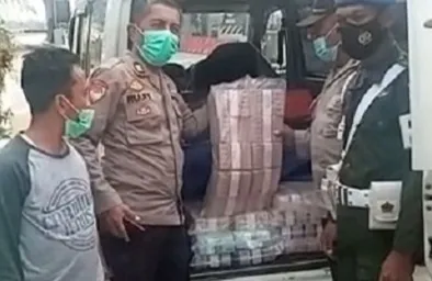 Viral, Mobil Granmax Kepergok Bawa Uang Rp 2,1 Miliar di Tol Ngawi