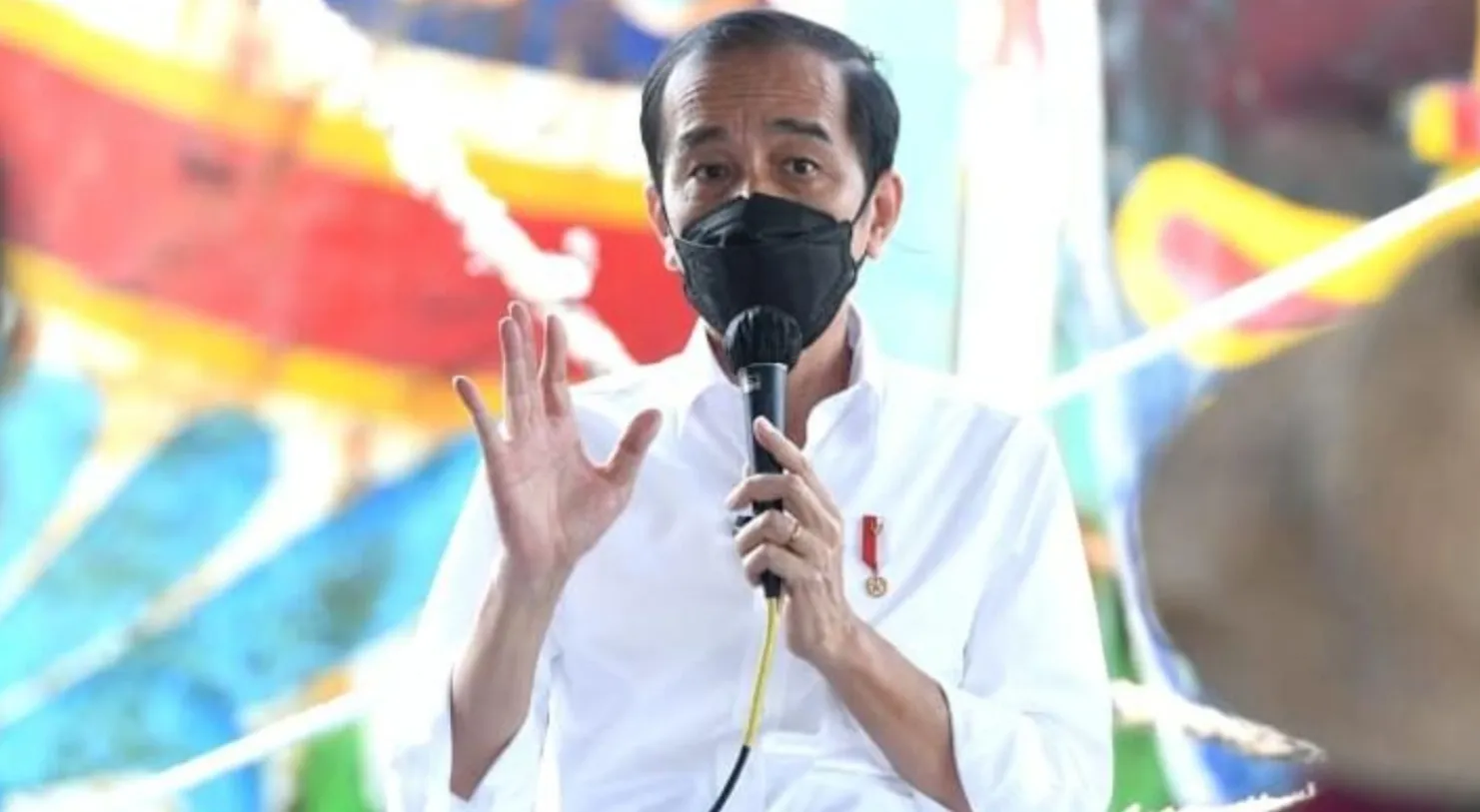 Ke Lamongan, Jokowi Disambati Nelayan Brondong