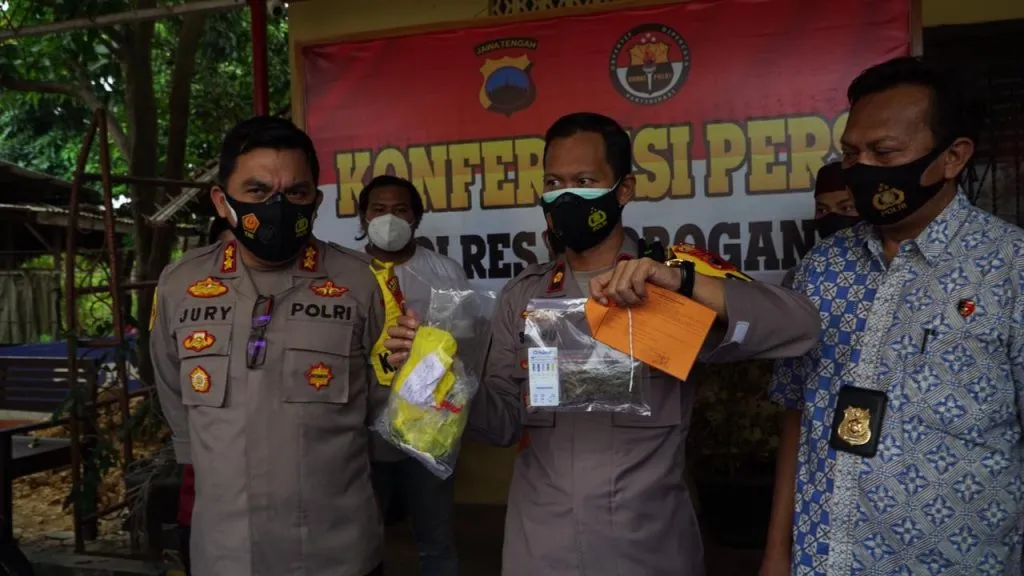 Anggota DPRD Ini Ditangkap Polisi saat Mabuk Ganja di Rumahnya