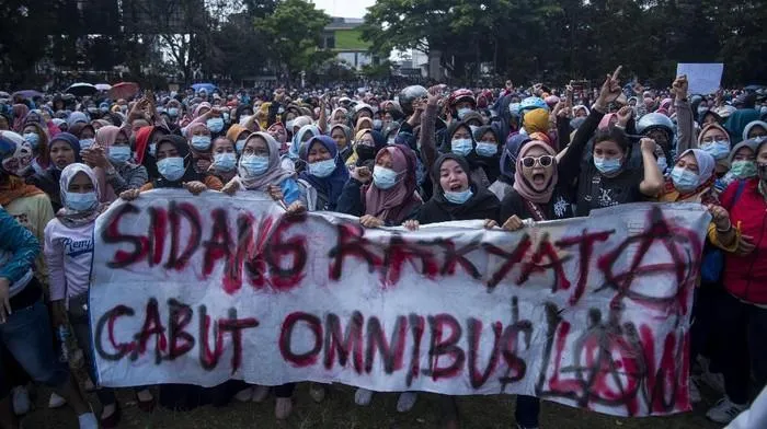 May Day, Ratusan Ribu Buruh Turun ke Jalanan di Berbagai Daerah