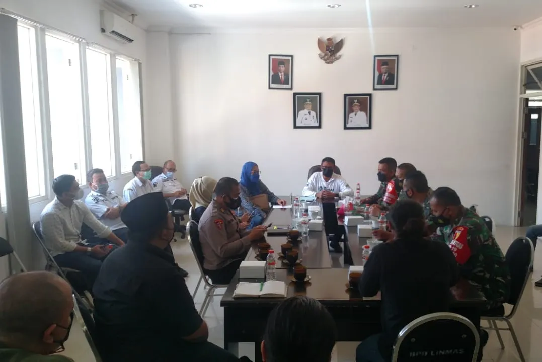 Jam Dibatasi, Paguyuban Warkop Surabaya Ancam Buka Lapak di Balai Kota