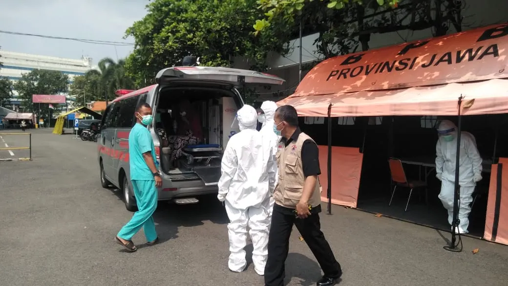 RS Lapangan Indrapura Surabaya Terus Kewalahan Tampung Pasien Covid-19