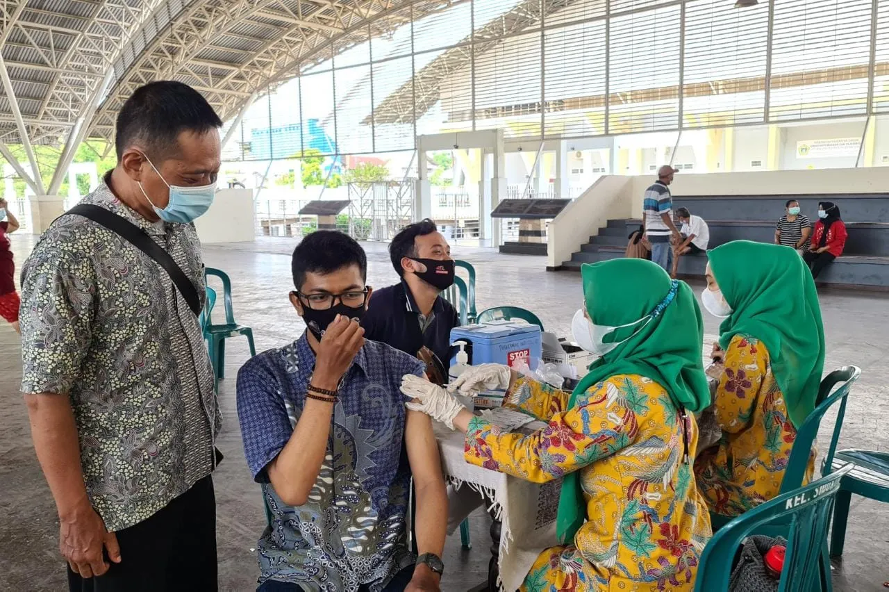 Atlet dan Pengurus E-Sport Gresik Jalani Vaksin Perdana