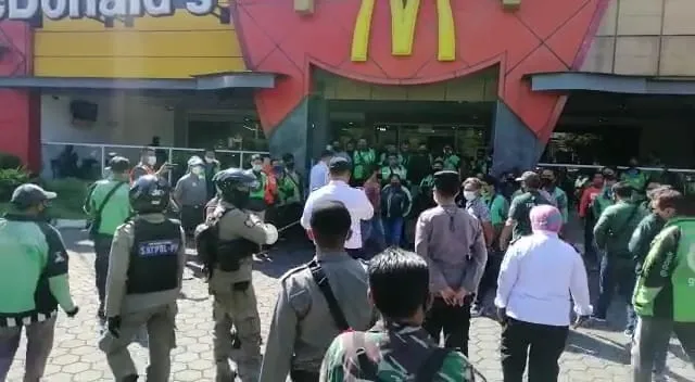 Buntut Antrean BTS Meal, Pemkot Surabaya Denda McDonald's Rp5 Juta
