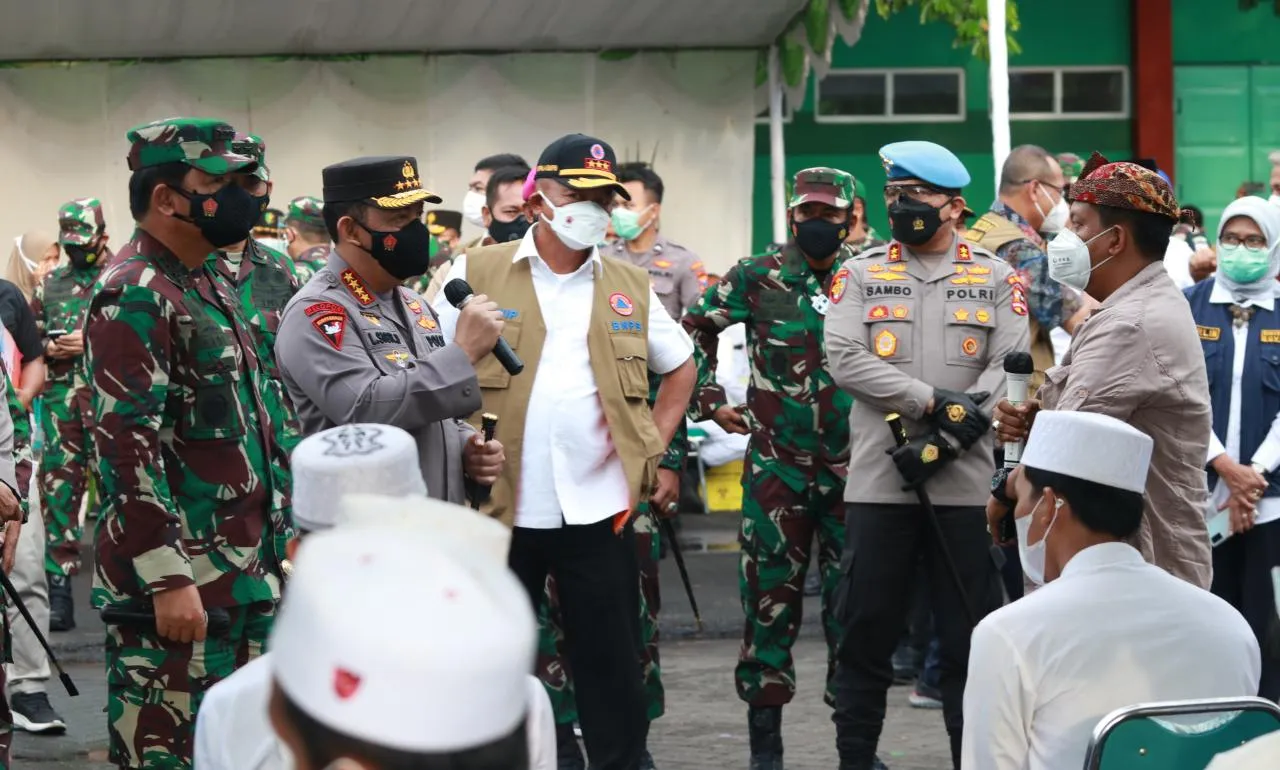 Bersama Panglima TNI Tinjau Bangkalan, Kapolri: Optimalkan 3T dan 5M