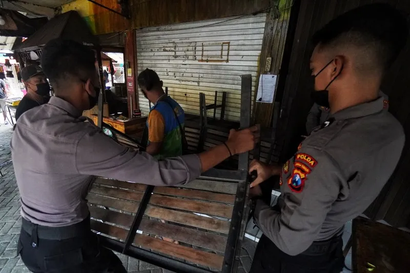 FOTO: Razia Tempat Usaha Saat PPKM Darurat