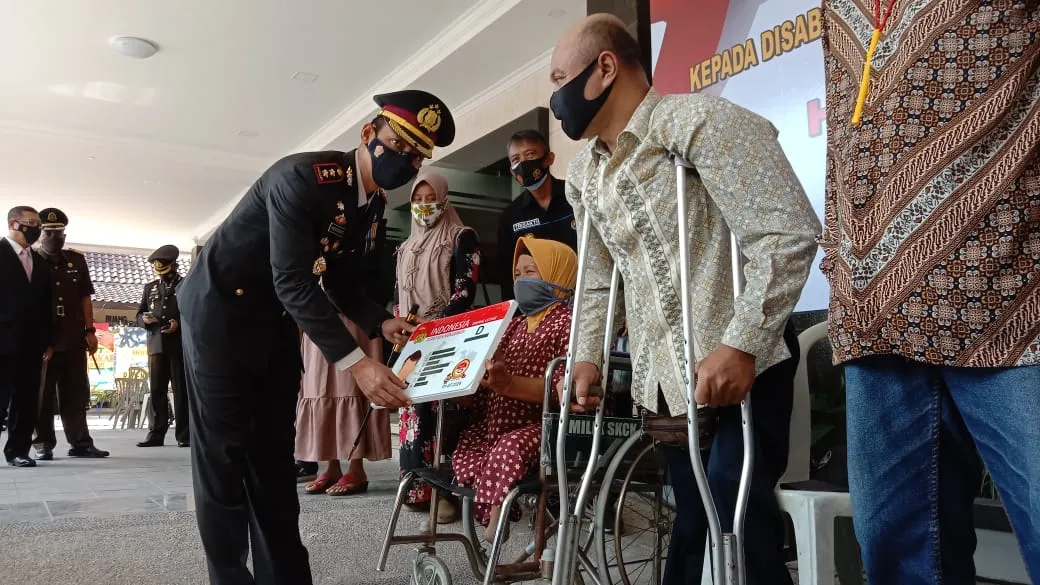 HUT Bhayangkara, Polres Tulungagung Bagi-bagi SIM